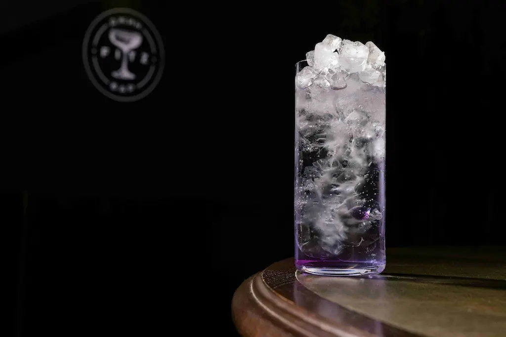 Sky High: месяц коктейля «Авиация» в Fitz Gin Bar