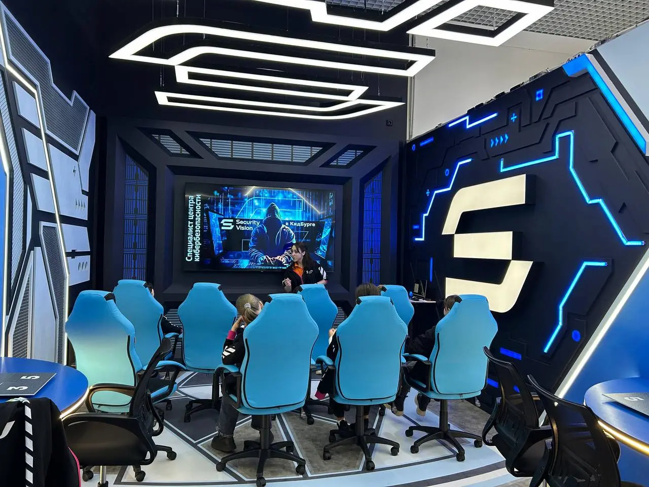 Security Vision открыла пять новых Центров кибербезопасности в городах профессий КидБург