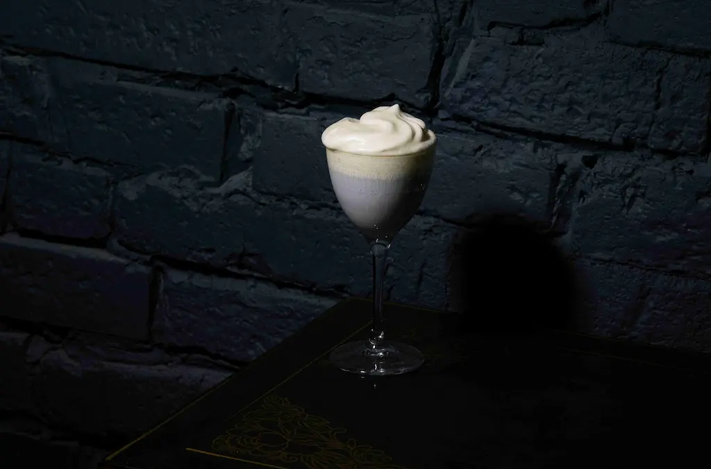 Sky High: месяц коктейля «Авиация» в Fitz Gin Bar
