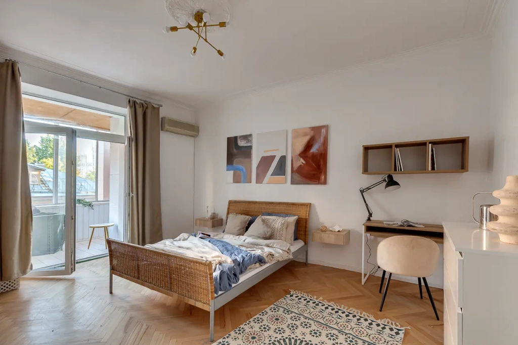 Основатель сервиса долгосрочной аренды Colife Артём Бабинов — о том, почему управление сообществами становится технологической задачей и как один мини-апп изменил операционную модель для 3000 жильцов