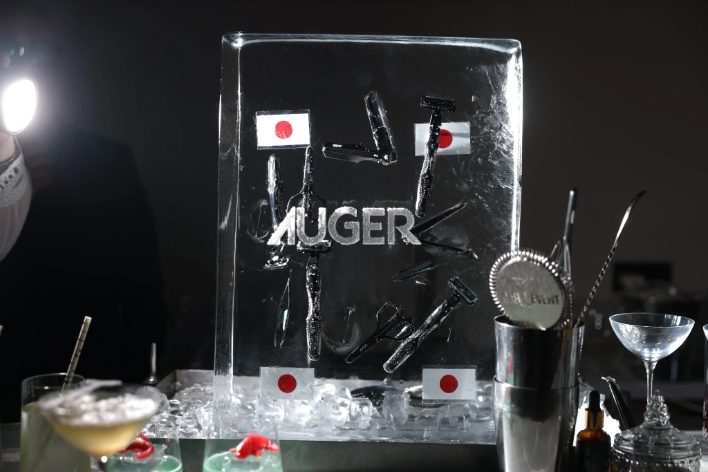 Японский бренд бритвенных станков Auger провел закрытый светский вечер в формате иммерсивного спектакля