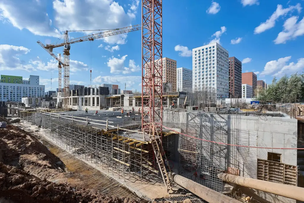 Продажи четырехкомнатных квартир в московских новостройках упали на 50% в комфорте, но выросли на 20% в премиуме Продажи четырехкомнатных квартир в московских новостройках упали на 50% в комфорте, но выросли на 20% в премиуме