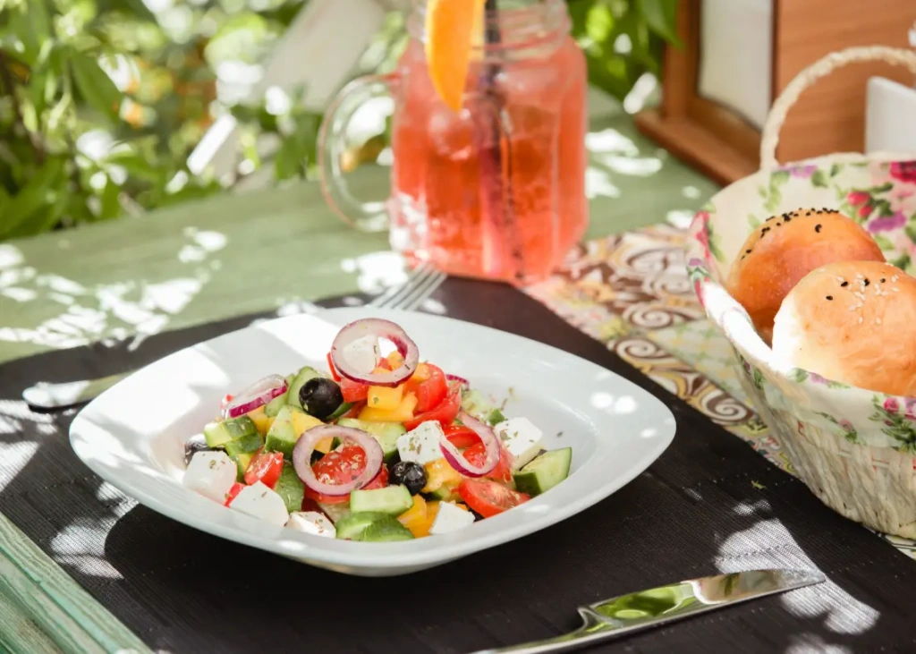 Весна традиционно становится временем обновления не только гардероба, но и рациона.