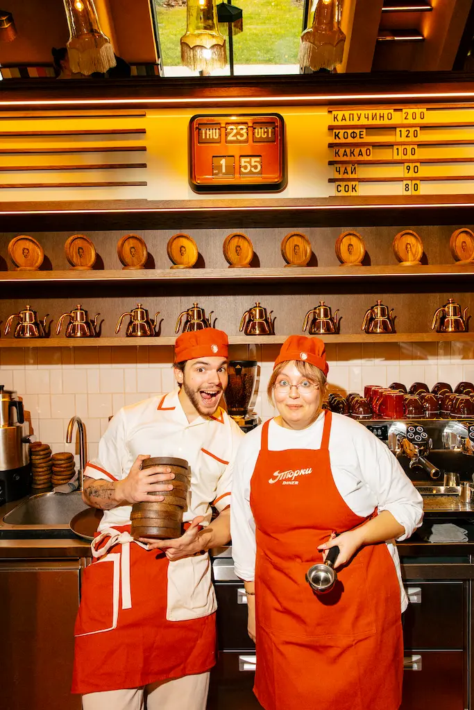 Тюркская кухня в формате дайнера с акцентом на восточные сладости. Folk Team представляет свой шестой проект Тюрки Diner