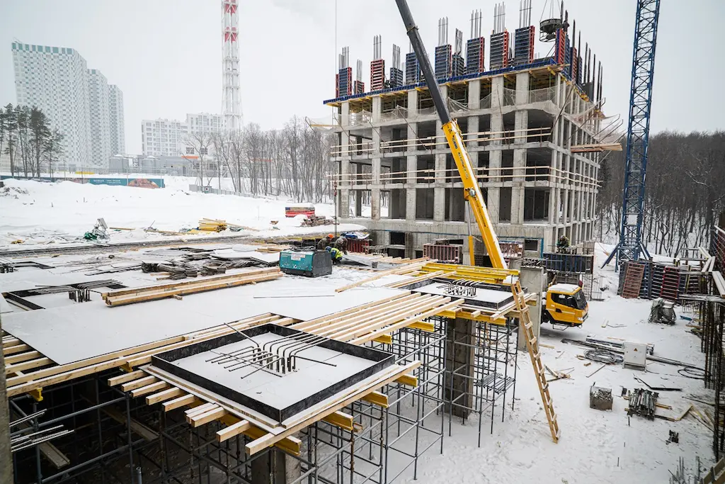 Компания активно ведет монолитные работы в наземной части трех домов жилого комплекса бизнес-класса Urman City в Октябрьском районе Уфы.