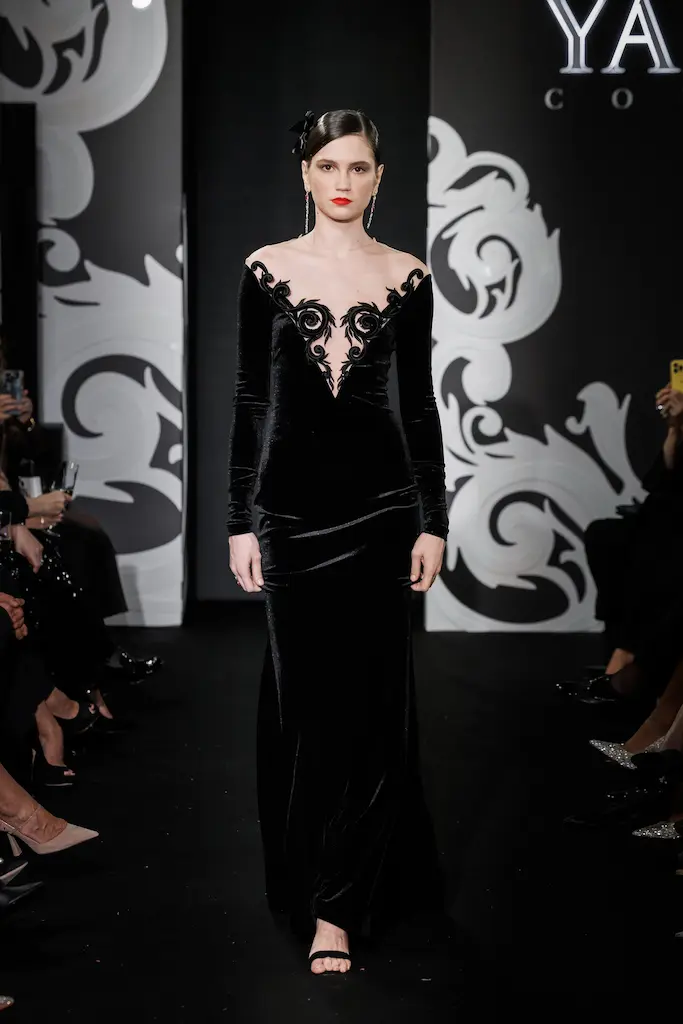 Бьюти-образы моделей на показе YANINA Couture FW’2025/26 – стайлинг от стилистов KEVIN.MURPHY и макияж от визажистов ИЛЬ ДЕ БОТЭ Бьюти-образы моделей на показе YANINA Couture FW’2025/26 – стайлинг от стилистов KEVIN.MURPHY и макияж от визажистов ИЛЬ ДЕ БОТЭ