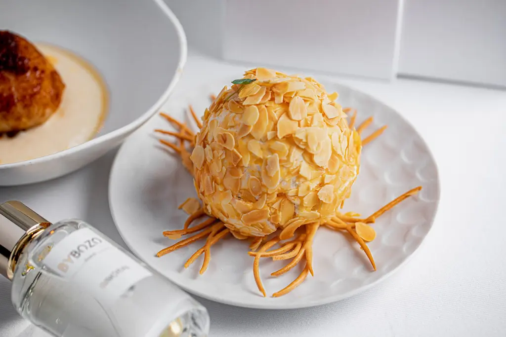 Шестое чувство: коллаборация ресторана «Рыба Мечты» и парфюмерного бренда BYBOZO Шестое чувство: коллаборация ресторана «Рыба Мечты» и парфюмерного бренда BYBOZO